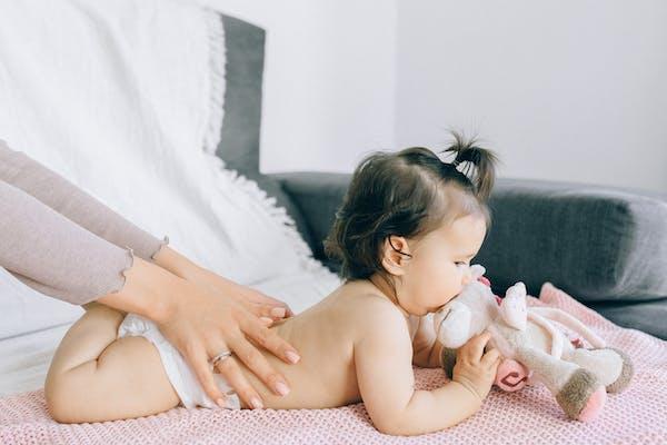 Améliorer les maux du quotidien de votre bébé avec la réflexologie à Lillebonne 